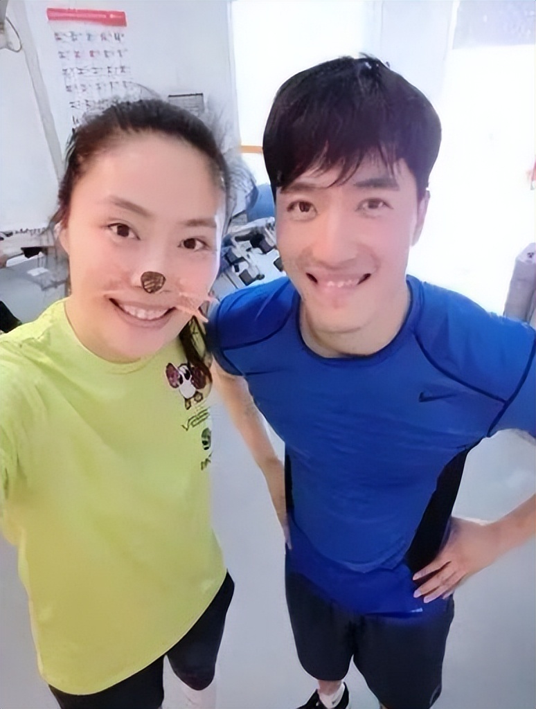 马蕴雯背飞,马蕴雯双背飞完整视频