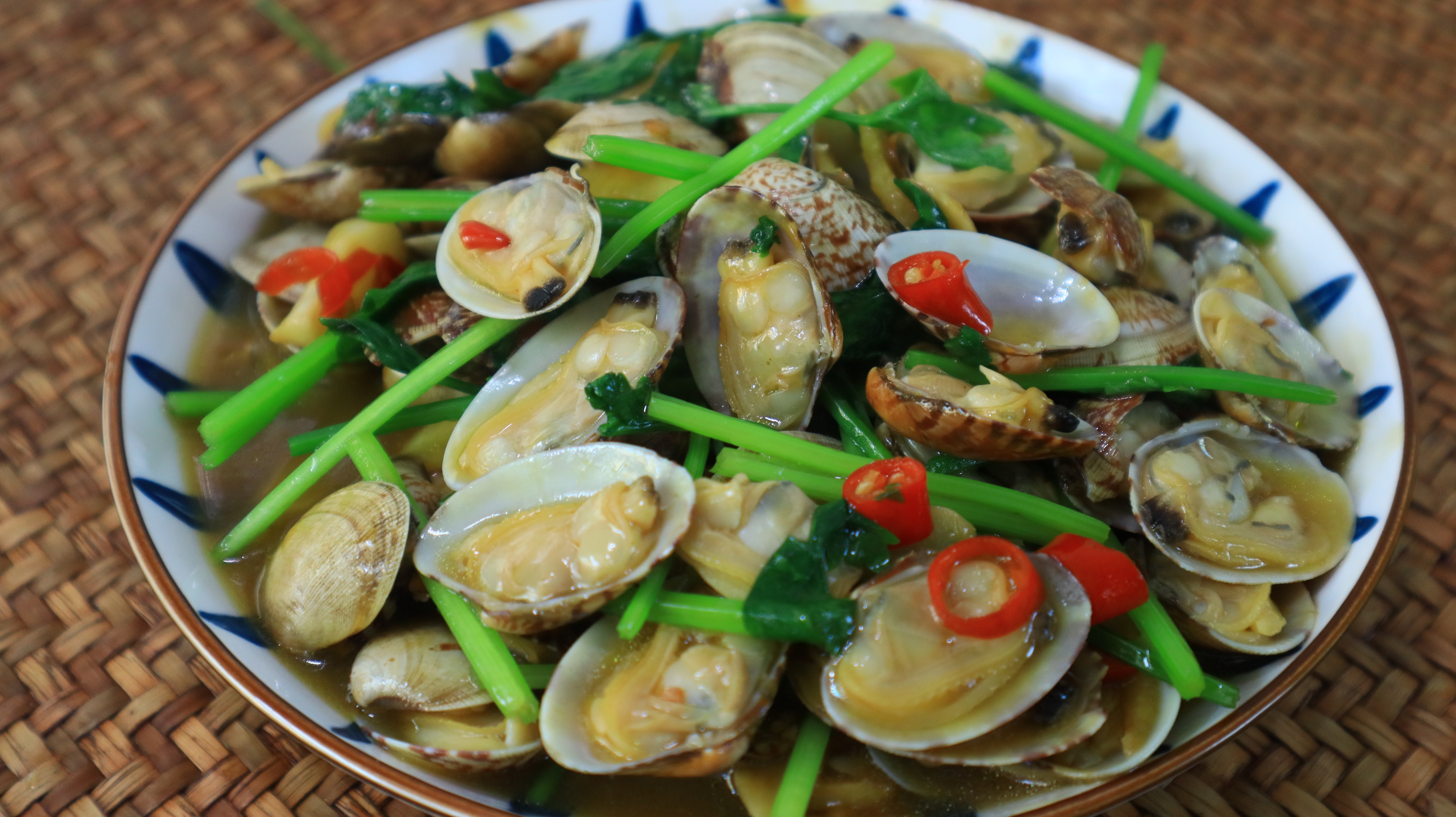 张文宏谈奥密克戎毒性,张文宏说奥密克戎感染后会咬人