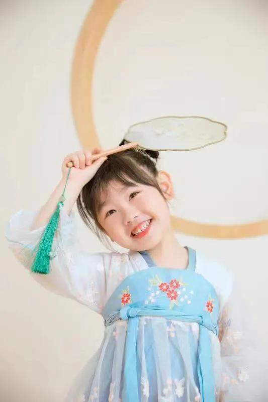 网络人气亚军——杨悦铃