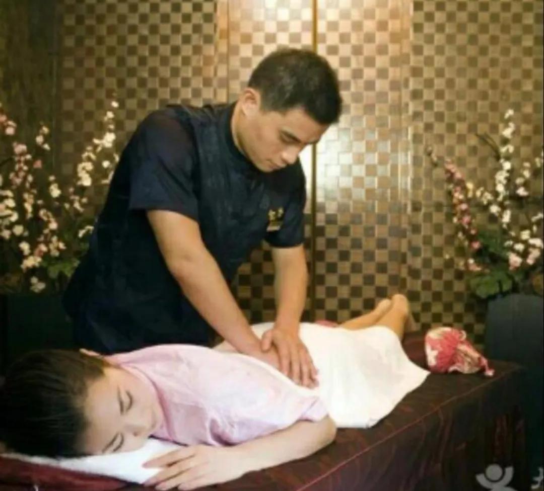 足浴技师一年可以赚20万,90后小伙足浴店当技师