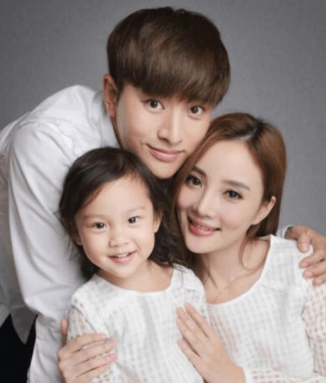 李小璐这两年经历了什么,李小璐能亲手毁掉自己的名气