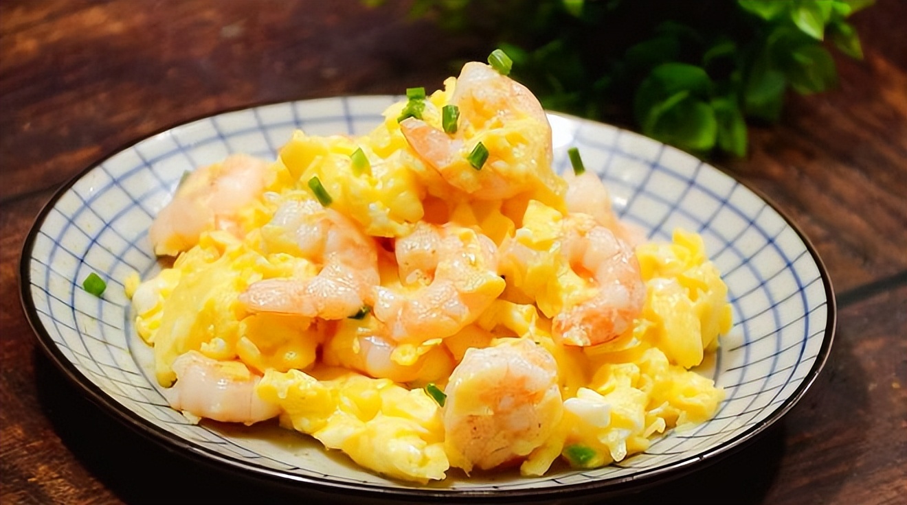 虾买虾仁还是整个的合适,新鲜虾类怎么挑选好的虾仁