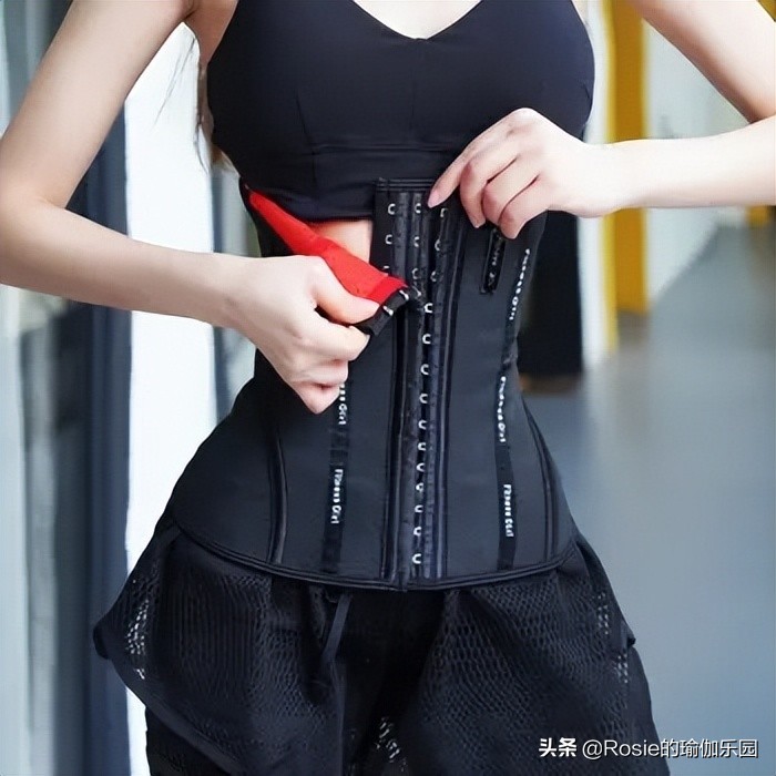 赵丽颖马甲线减肥方法,赵丽颖瘦了4公斤还练出马甲线