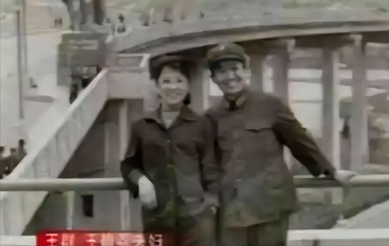 演员王骁与王馥荔,演员王骁是王馥荔的亲生儿子吗