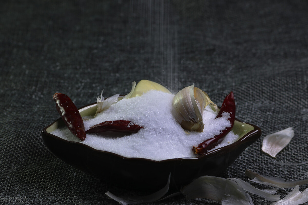 菜盐放多了太咸了怎么办,做菜盐太咸了怎么办