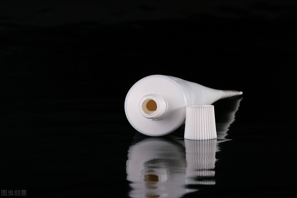 猫把屎拉床上怎么办,如何让猫拉的屎不臭