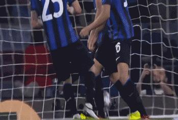 曼城两大奇迹,曼城9320奇迹逆转夺冠颁奖典礼