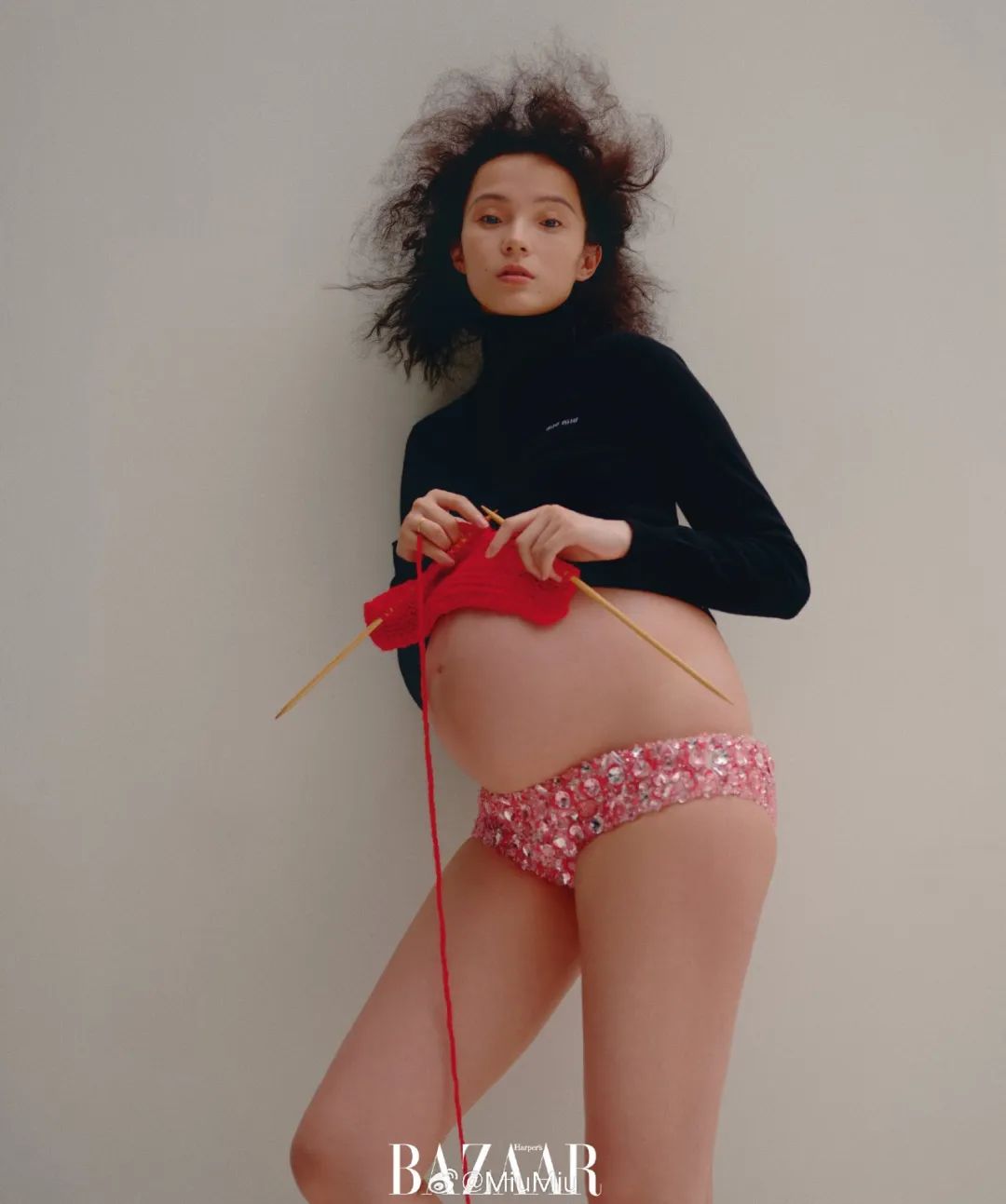 董洁黄色裙子黑色裤子,董洁穿钻石短裤引热议