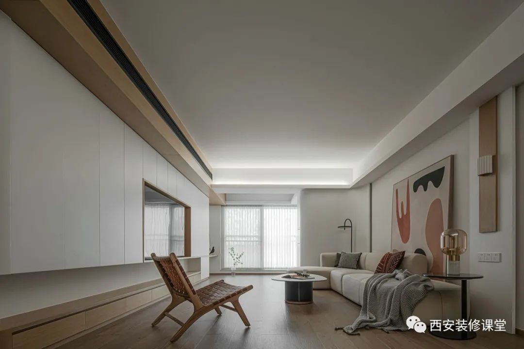 客厅窗户不是落地的怎么装好看,客厅东窗户适合什么窗帘