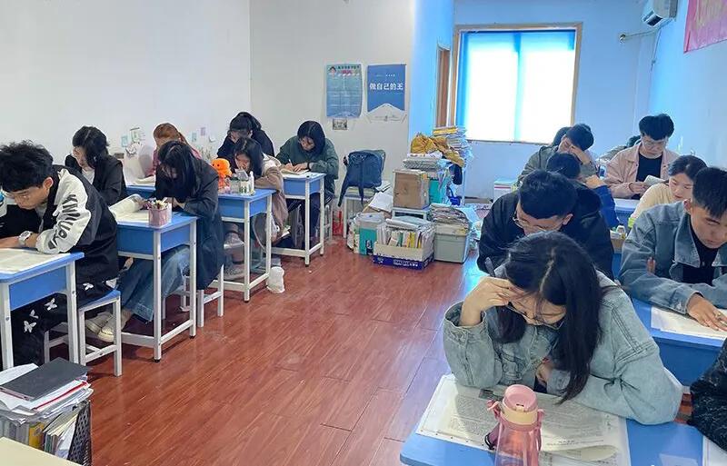 粉笔980和华图模块宝典是一样的吗,买了粉笔980还要买华图宝典吗