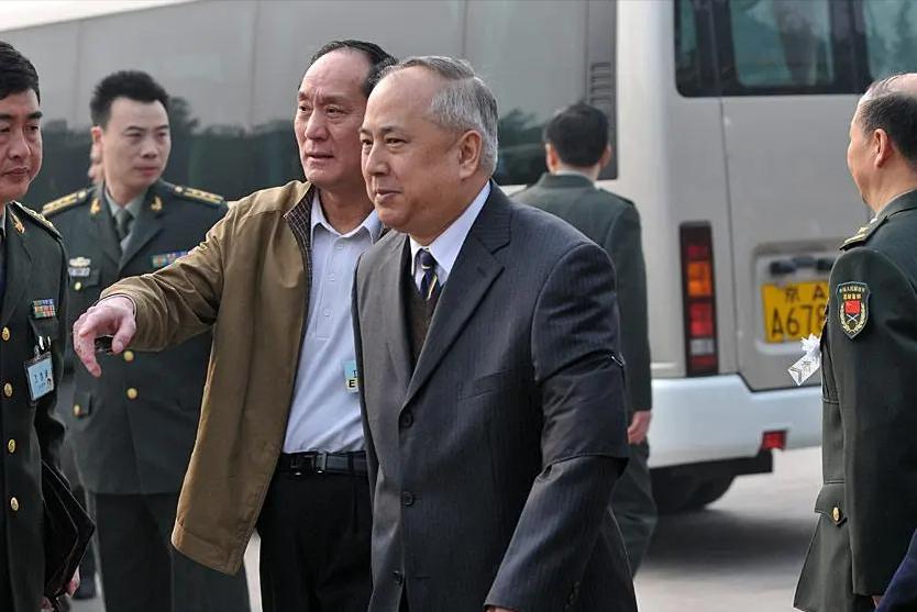 牛顿爱因斯坦神童,爱因斯坦牛顿两位超级天才