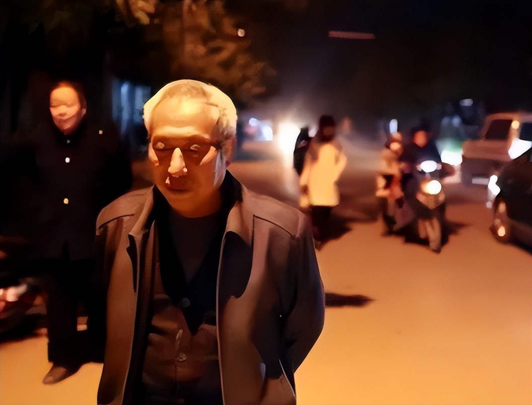 男子冤案15年后出狱,含冤入狱妻子改嫁