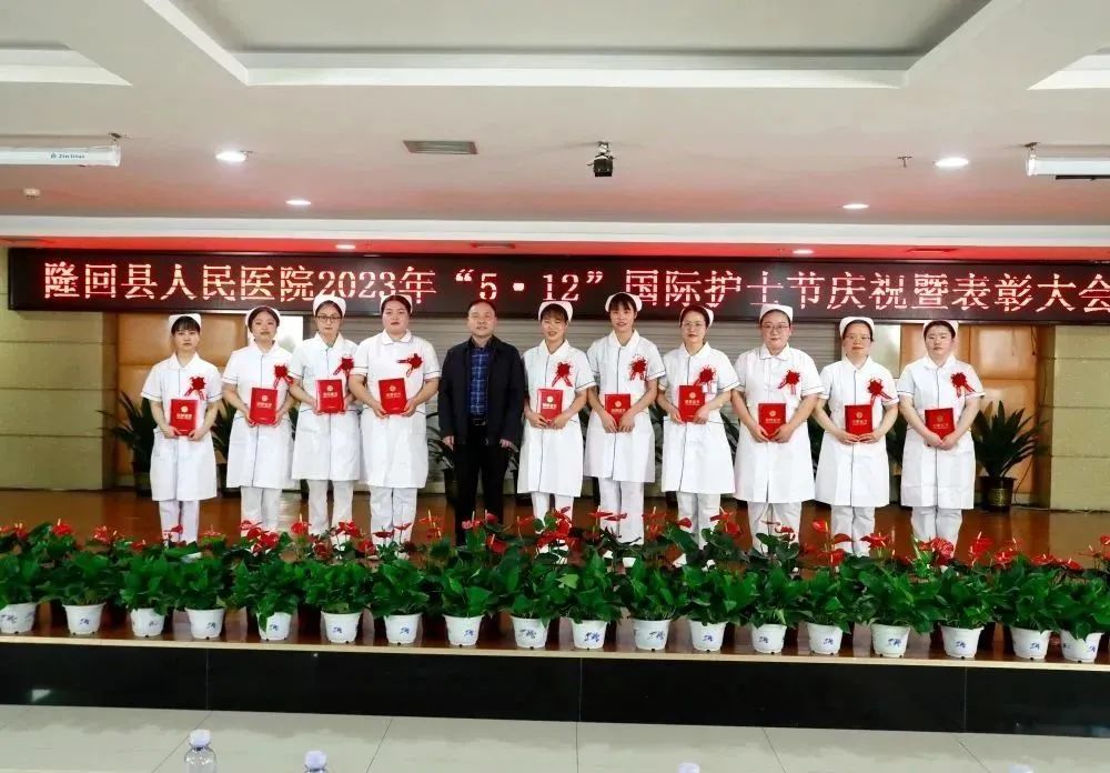 发展护士队伍改善护理服务的感悟,发展护士队伍改善护理服务1500字