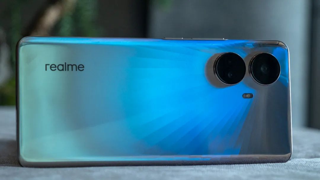 真我10pro超清三摄都有哪些,真我10pro手机一亿像素