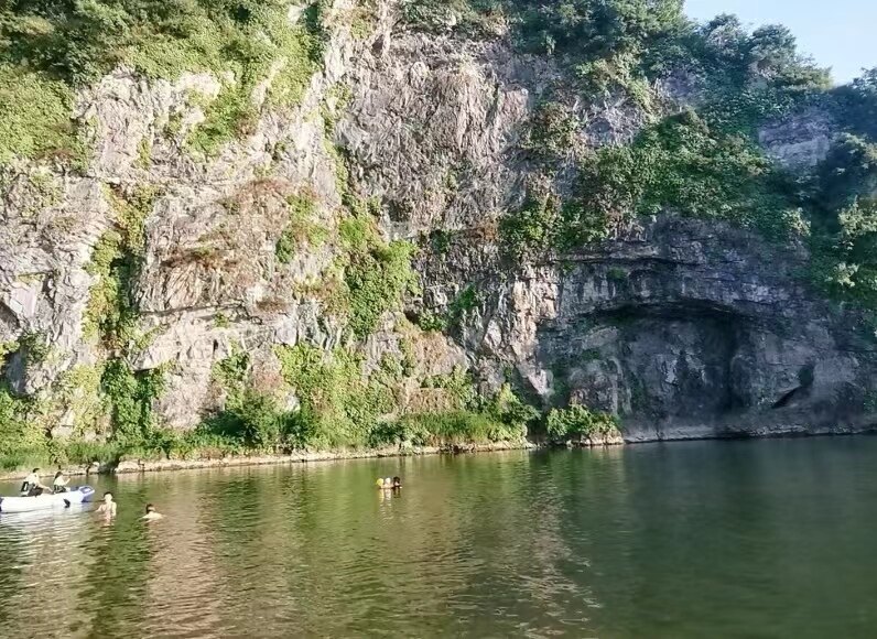 岫岩清凉山鲶鱼洞,岫岩鲶鱼洞里风景