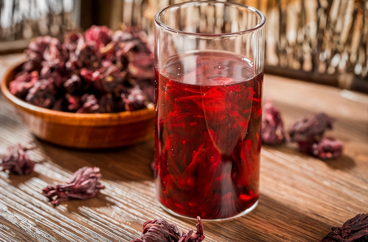 适合女性长期喝的养颜茶,女性想要不显老推荐4种食物