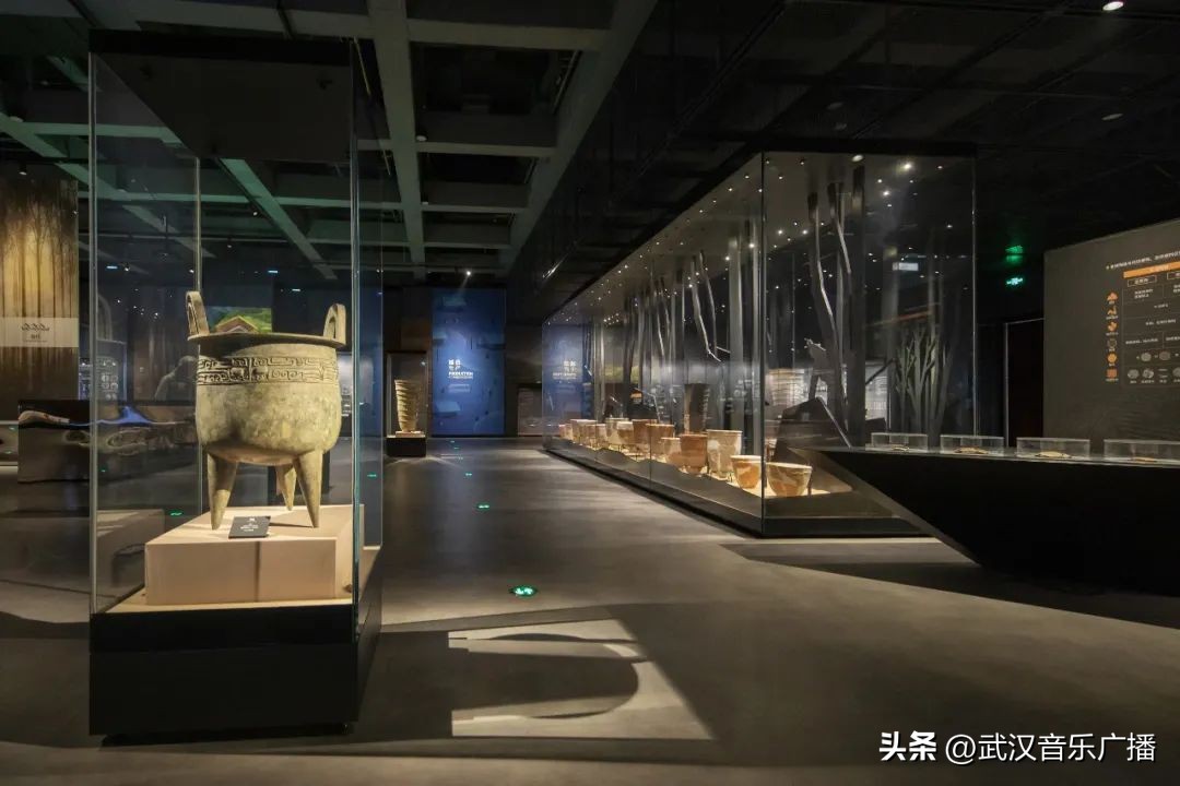 鼎鼎有名和赫赫有名,鼎鼎有名和赫赫有名有什么区别