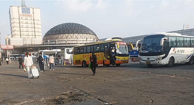 长途客车人少不发车怎么处理,中国长途大巴车何去何从