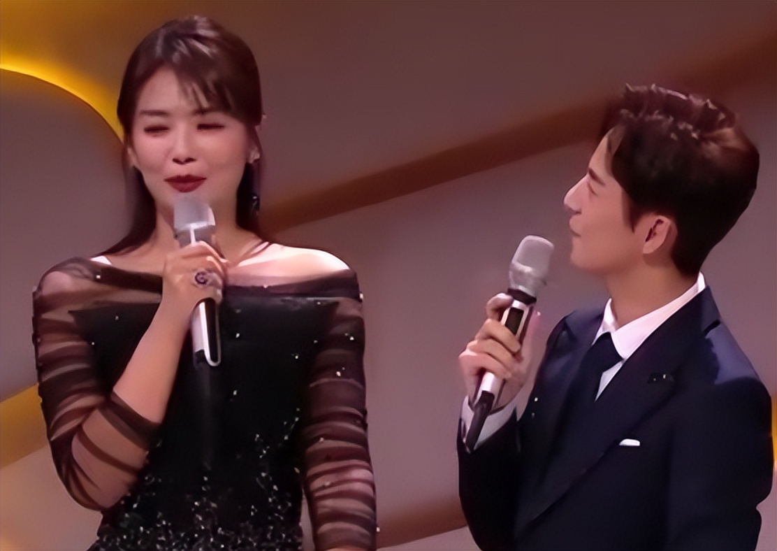 44岁刘涛变得越来越年轻了,43岁刘涛容颜耐看