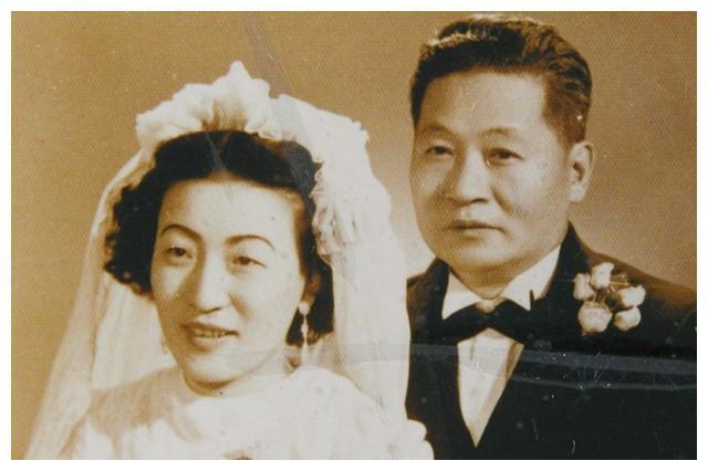 金默玉：大清最后的一位格格，曾受*小平邓**照顾，一直活到了2014年