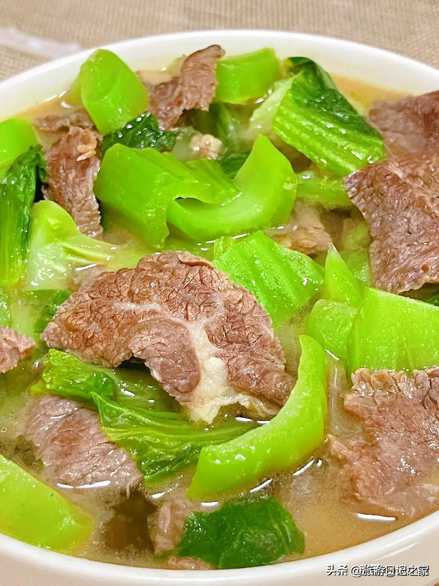 这四种食物经常吃对眼睛好,这四种食物中年人应多吃