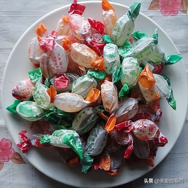 七八十年代供销社里的打酱油、雪花膏、搪瓷缸子，全是当年的味道