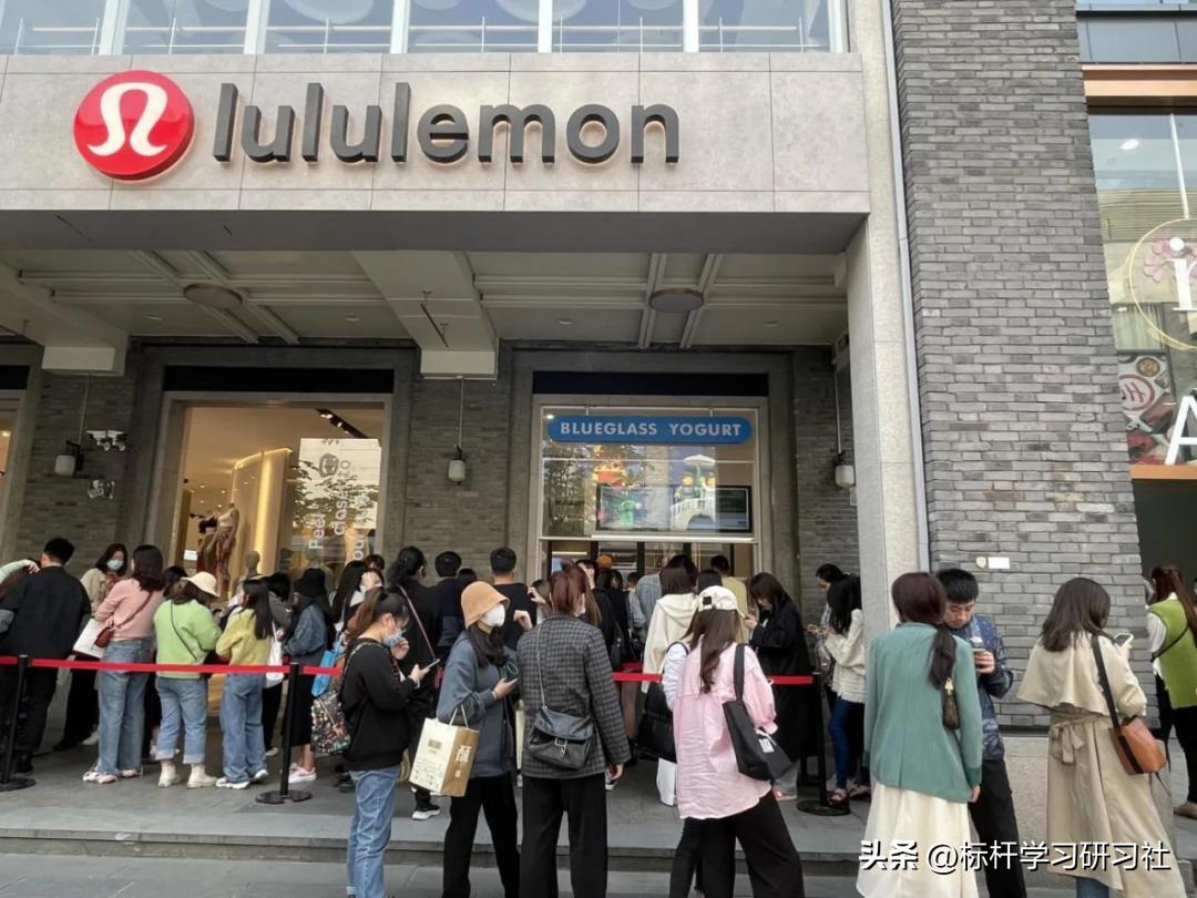 排队两小时喝的喜茶,火遍全国的喜茶终于来哈尔滨了