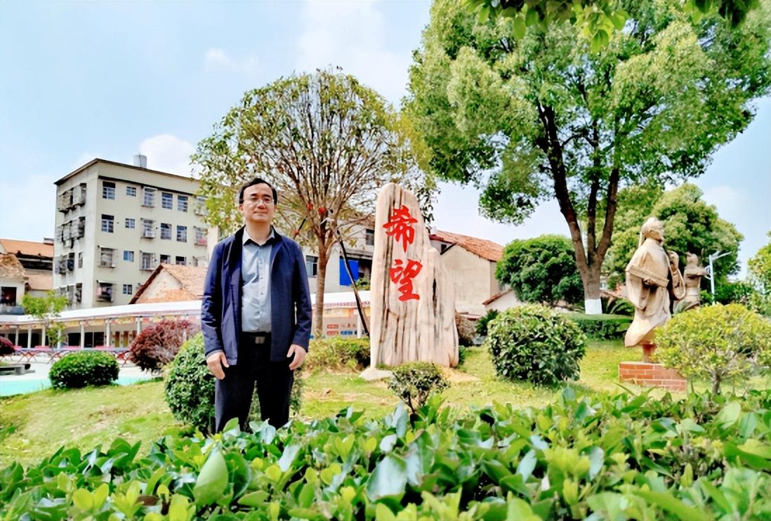 【荆楚教育巡礼】走进“全国温馨校园百强学校”武穴市花桥小学！