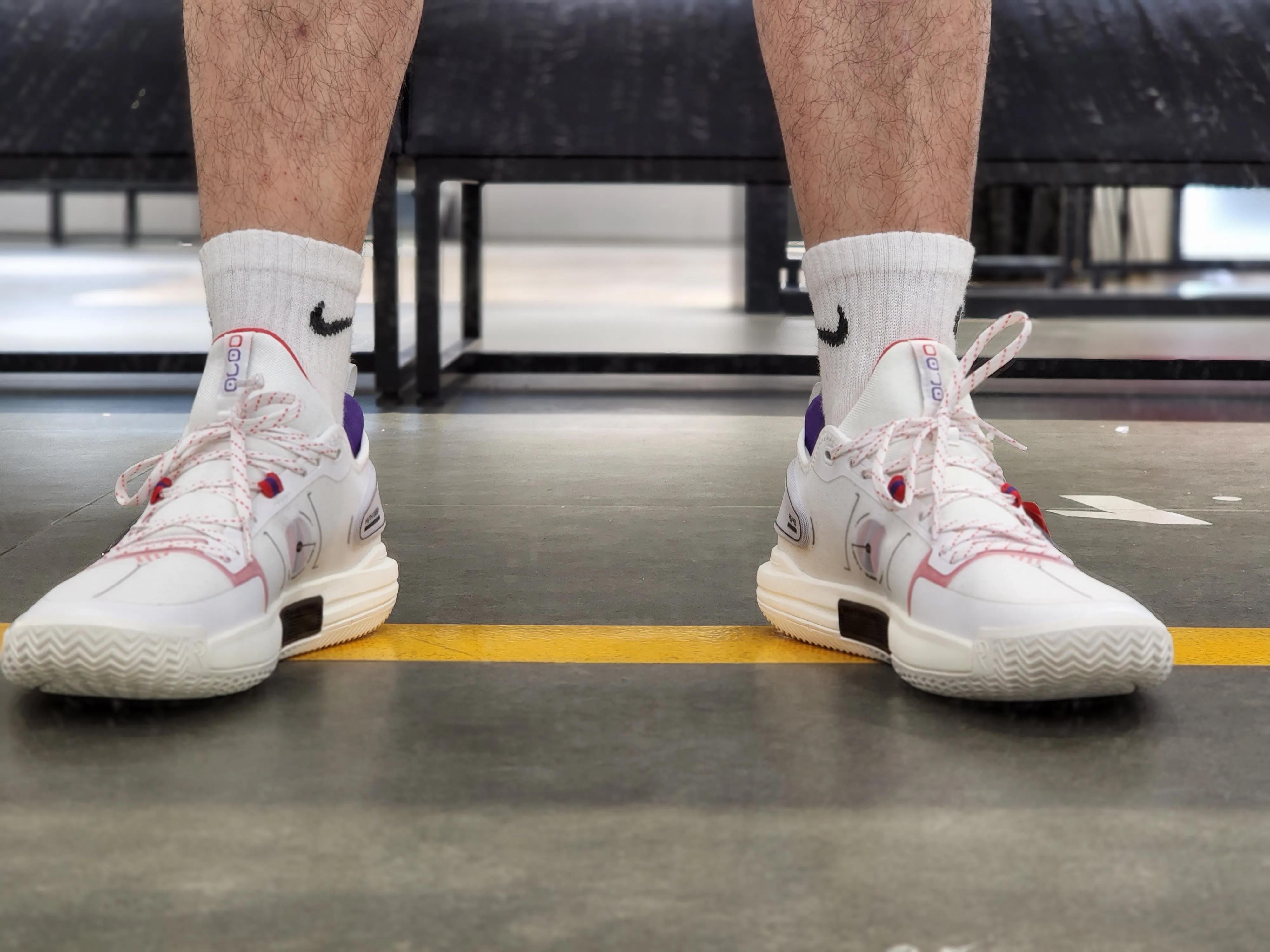 性价比高一点篮球鞋,性价比高而且便宜的篮球鞋