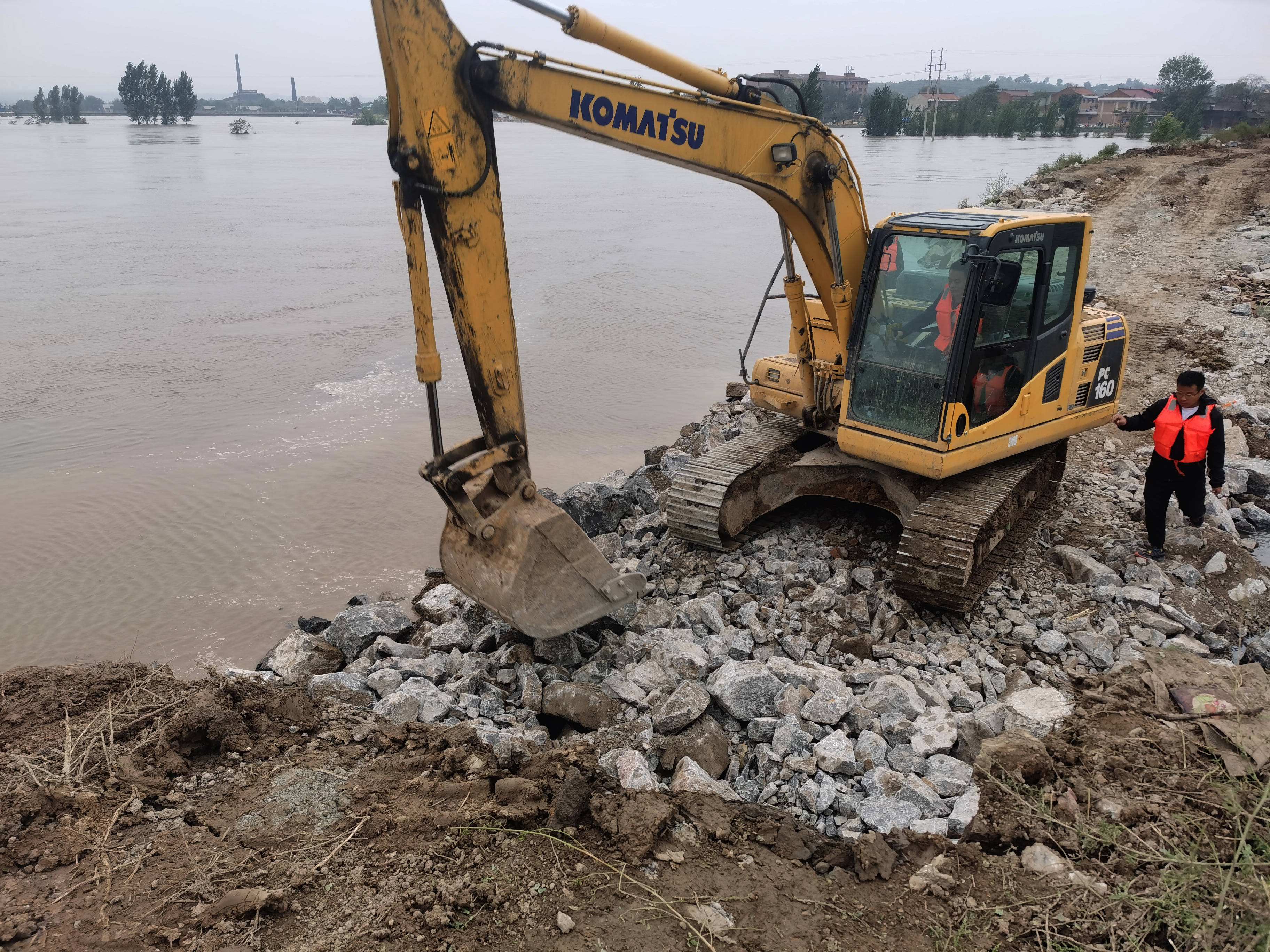 黄河泥沙为什么冲不完,黄河采砂合法吗