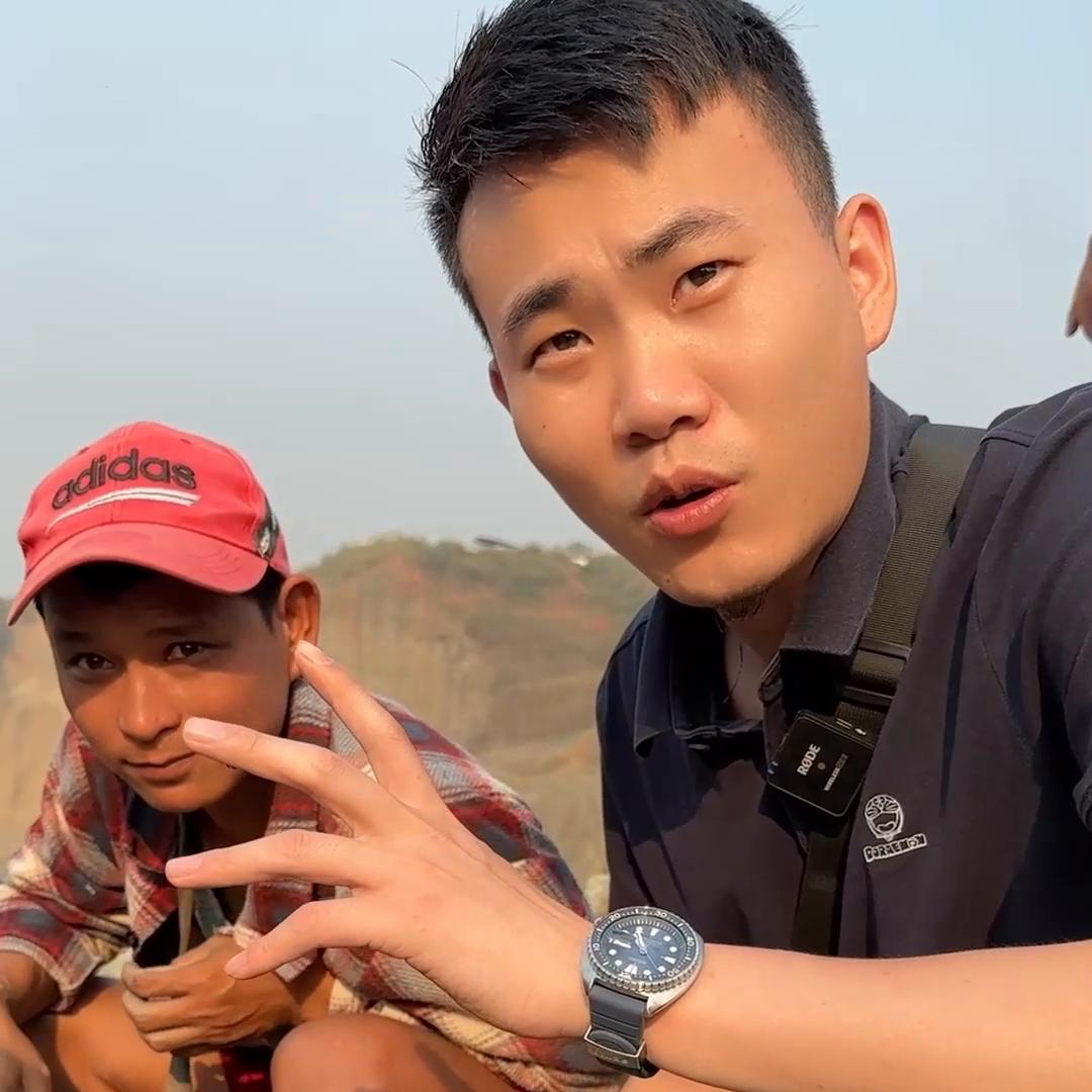 翡翠原石挑战冰种视频,挑战矿区淘翡翠