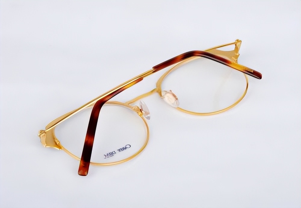 眼镜架钛材质为什么容易生锈,眼镜架材质分类有哪些视频讲解