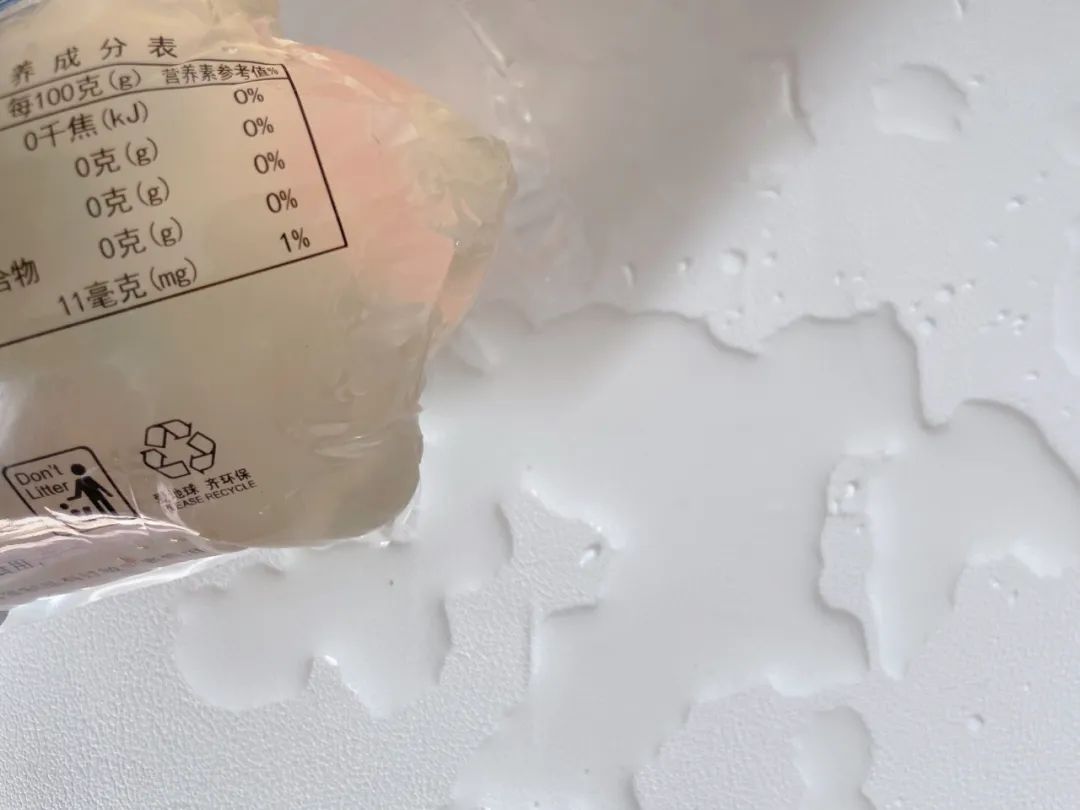 四种包装简陋却很好吃的零食,包装丑但是巨好吃的零食推荐