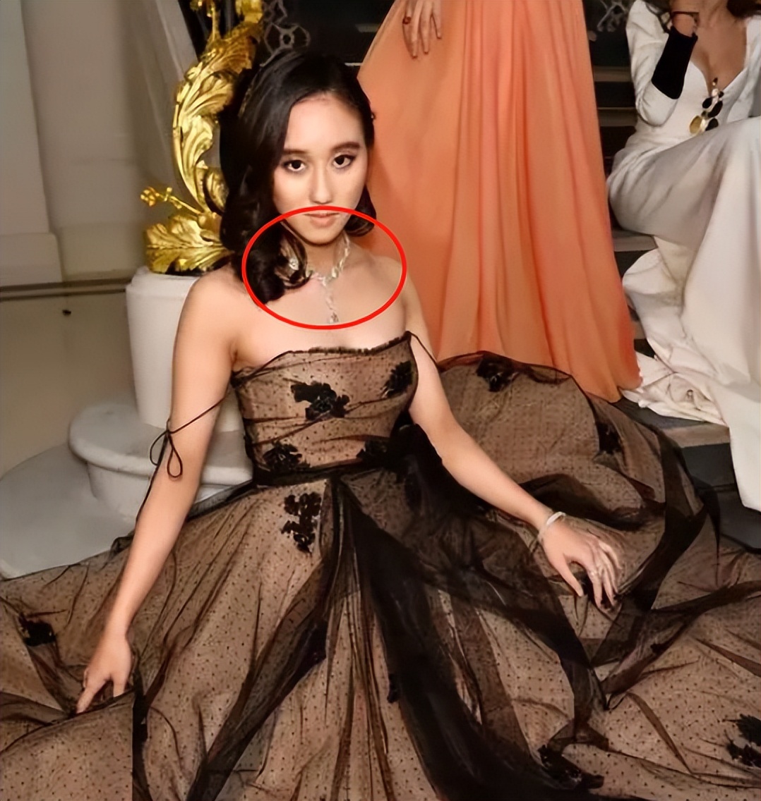 赌王戴奢华翡翠 (赌王三太的珠宝首饰翡翠)