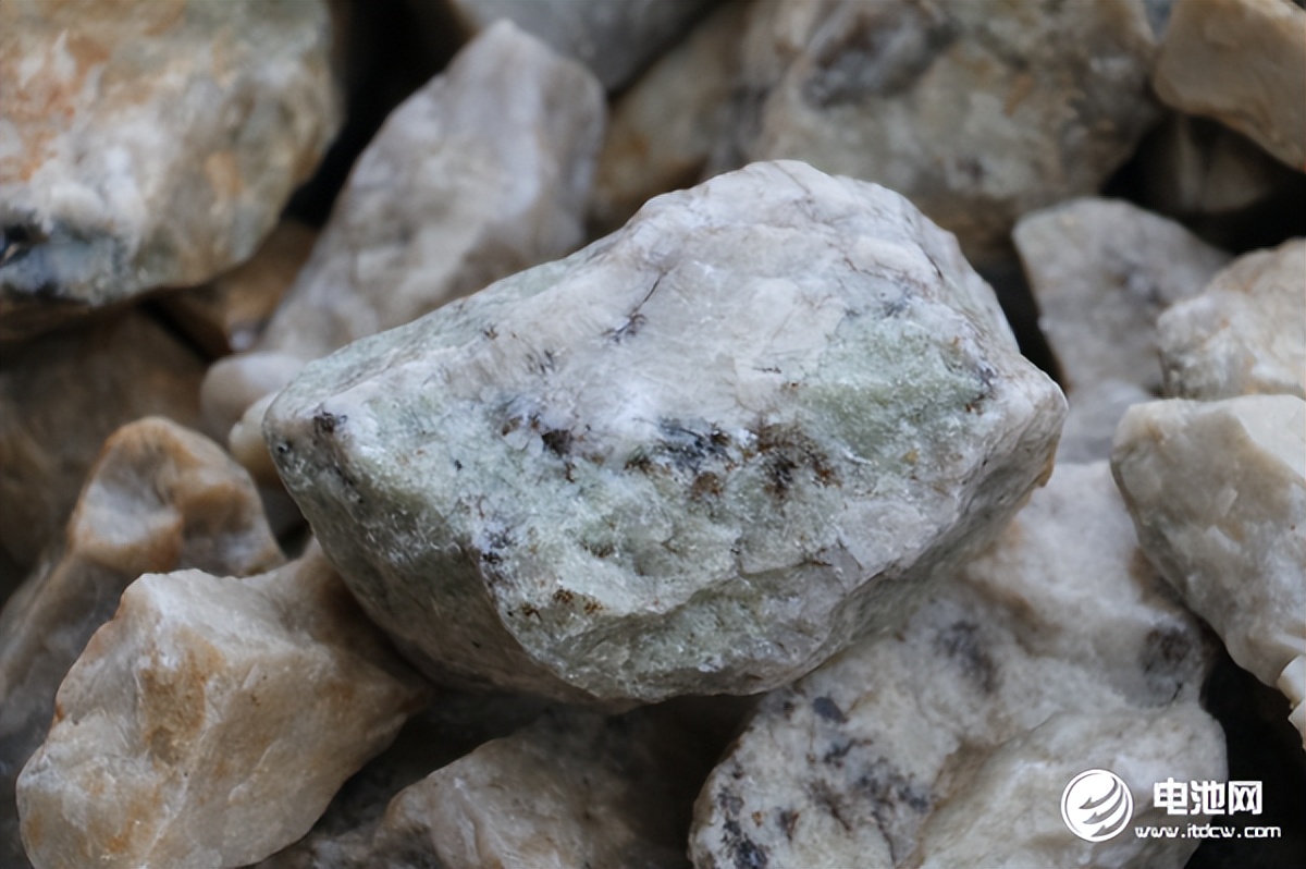 天齐锂业锂矿扩产,天齐锂业2022年扩产