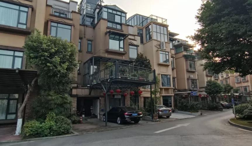 学区房崩盘了吗,学区房神话破灭