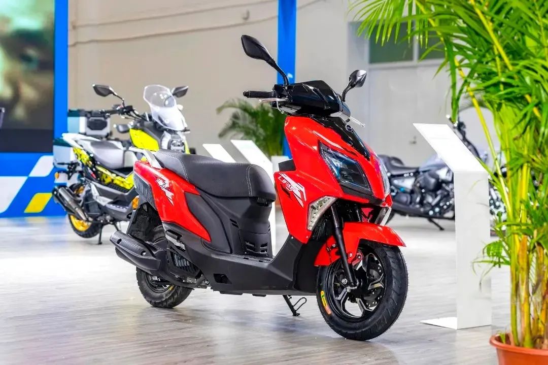 力帆赤狐150与uy125,大运佳琪和铃木uy125