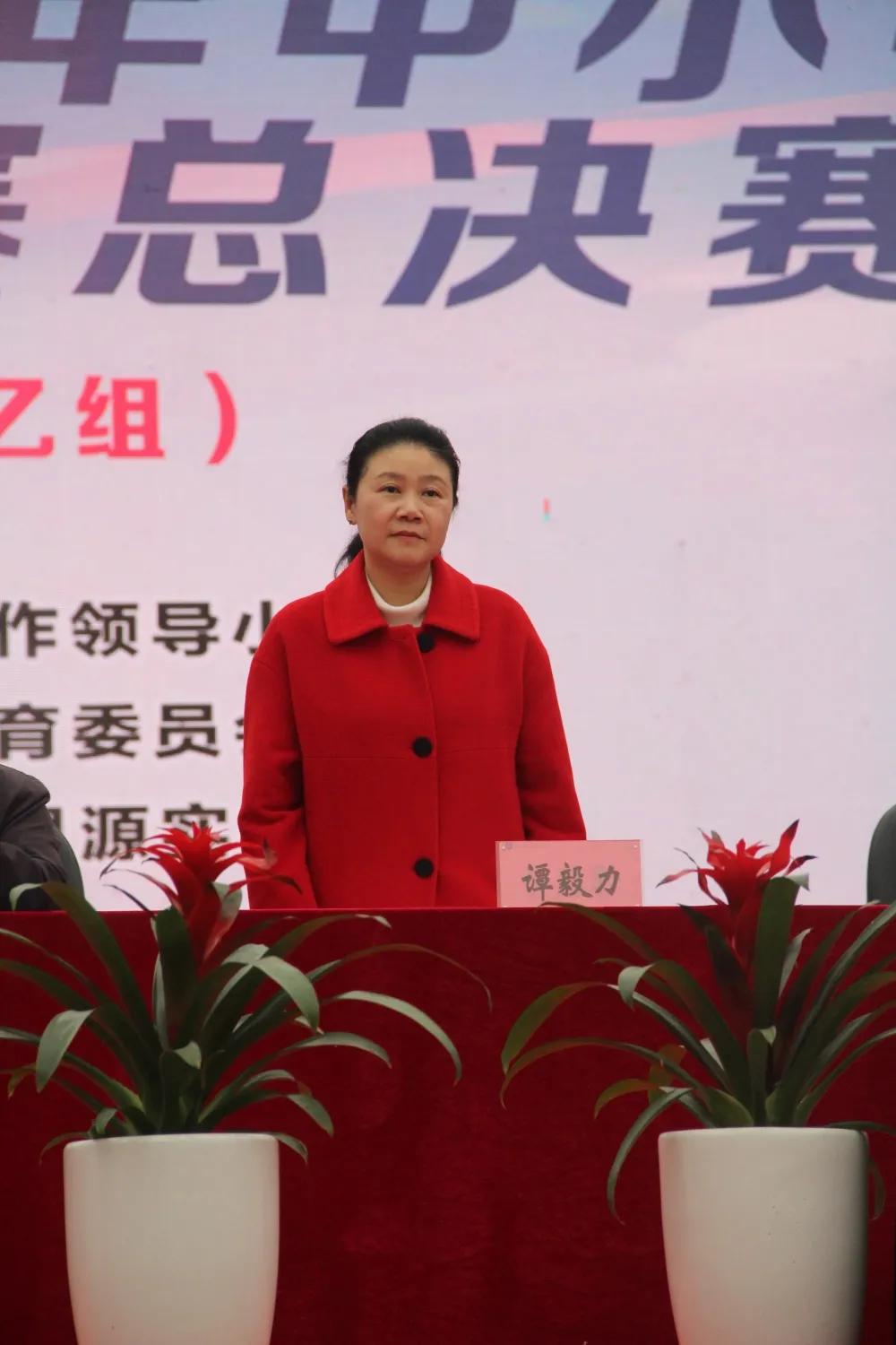 重庆市校园女子足球总决赛,重庆小学男子足球乙组比赛视频