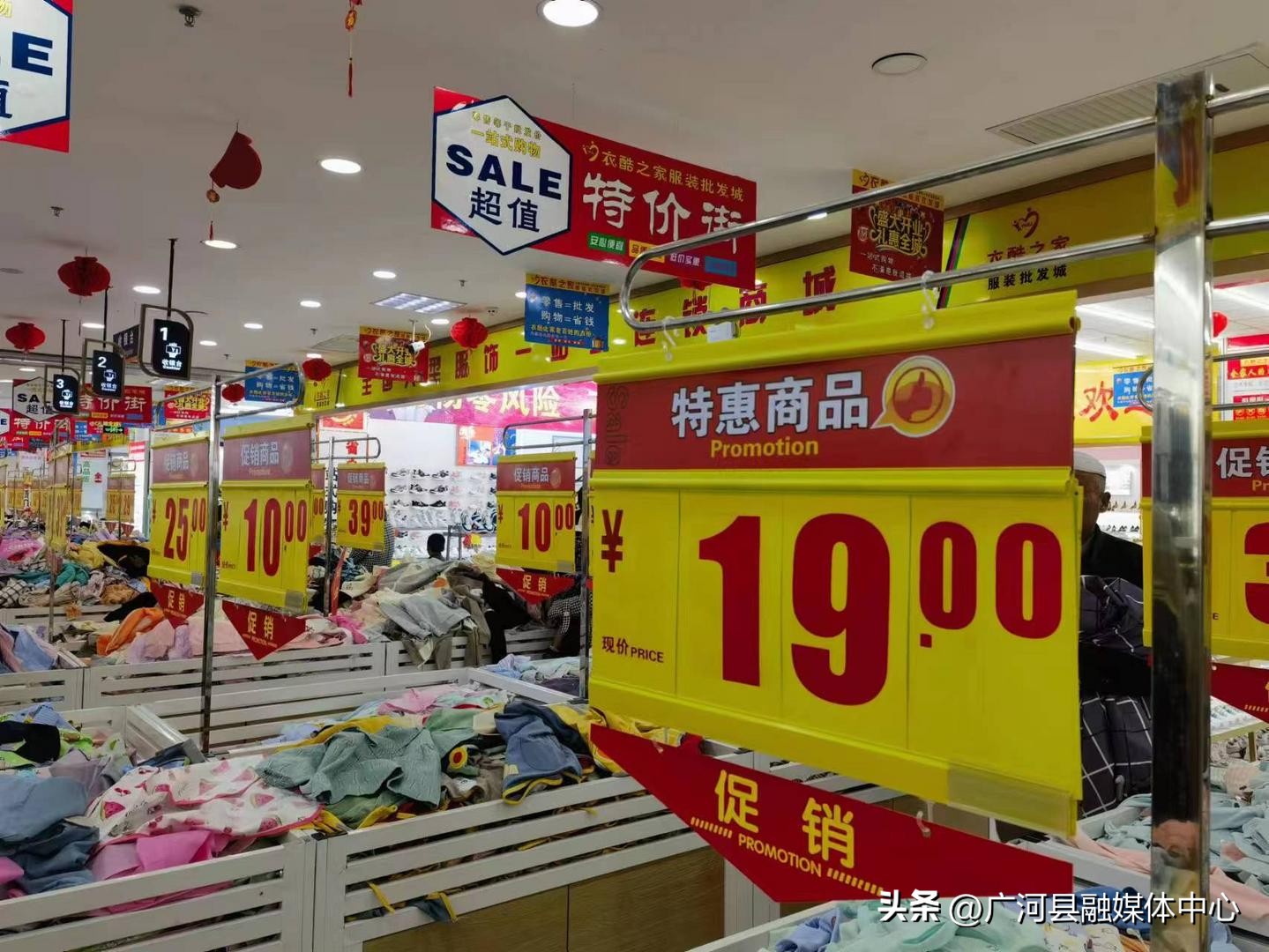 浜斾竴鏃呮父鏅尯鐑攢缇庨,骞挎渤缇庨鑺傚湪鍝噷