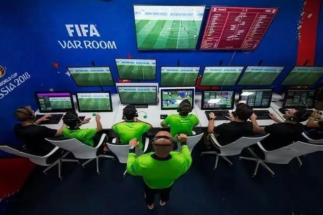 足球赛场上的var系统,足球新技术var