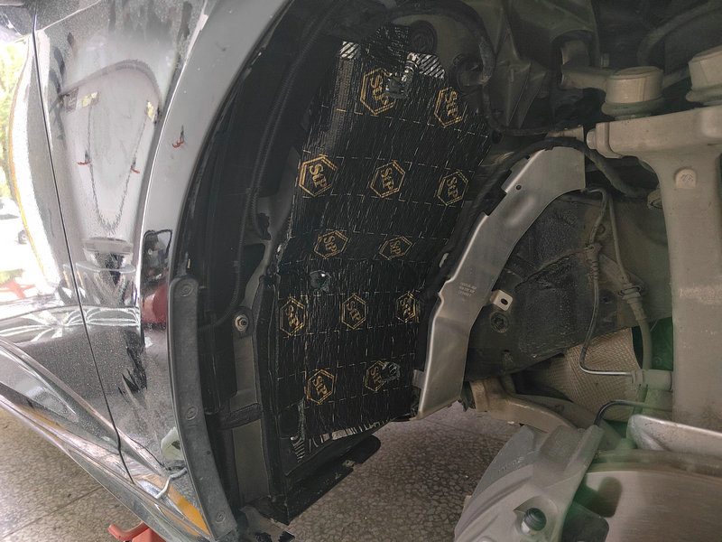 奥迪A6L底盘,四轮隔音升级俄罗斯STP小*弹炸**CSH,怀化汽车隔音