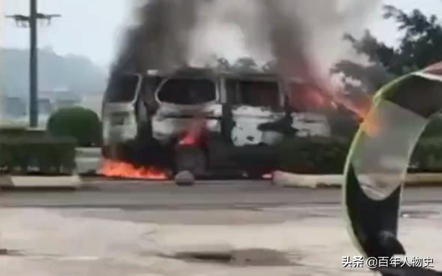 19年,四川20岁女孩遭大火毁容48%烧伤,双臂截肢如今怎么样了?