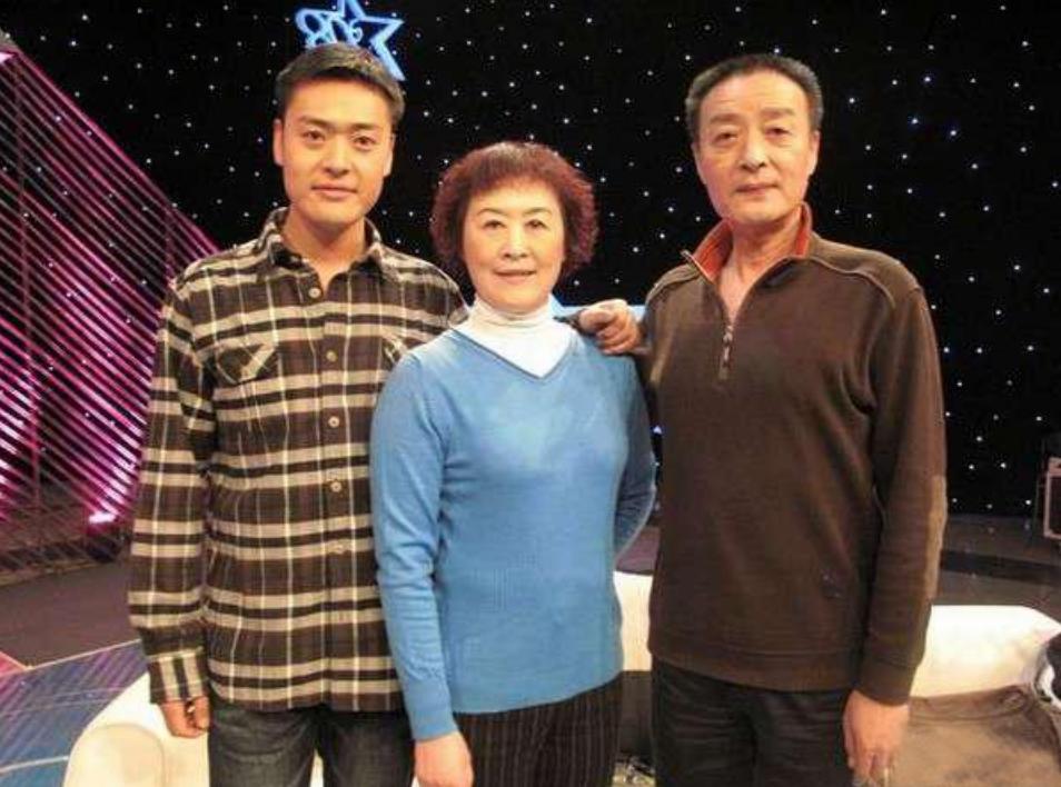 演员张桐：留学时穷得吃狗粮，曾多次自杀未遂，女友陪他走出低谷