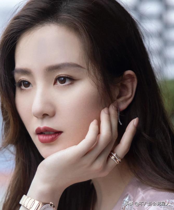 宋轶眼袋,万茜宋轶