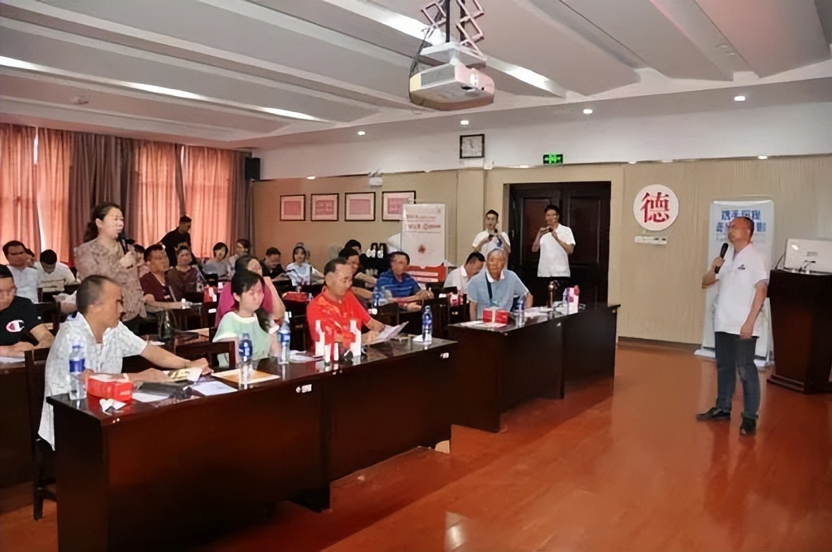 世界银屑病日义诊活动,江西省皮肤病专科医院治疗银屑病