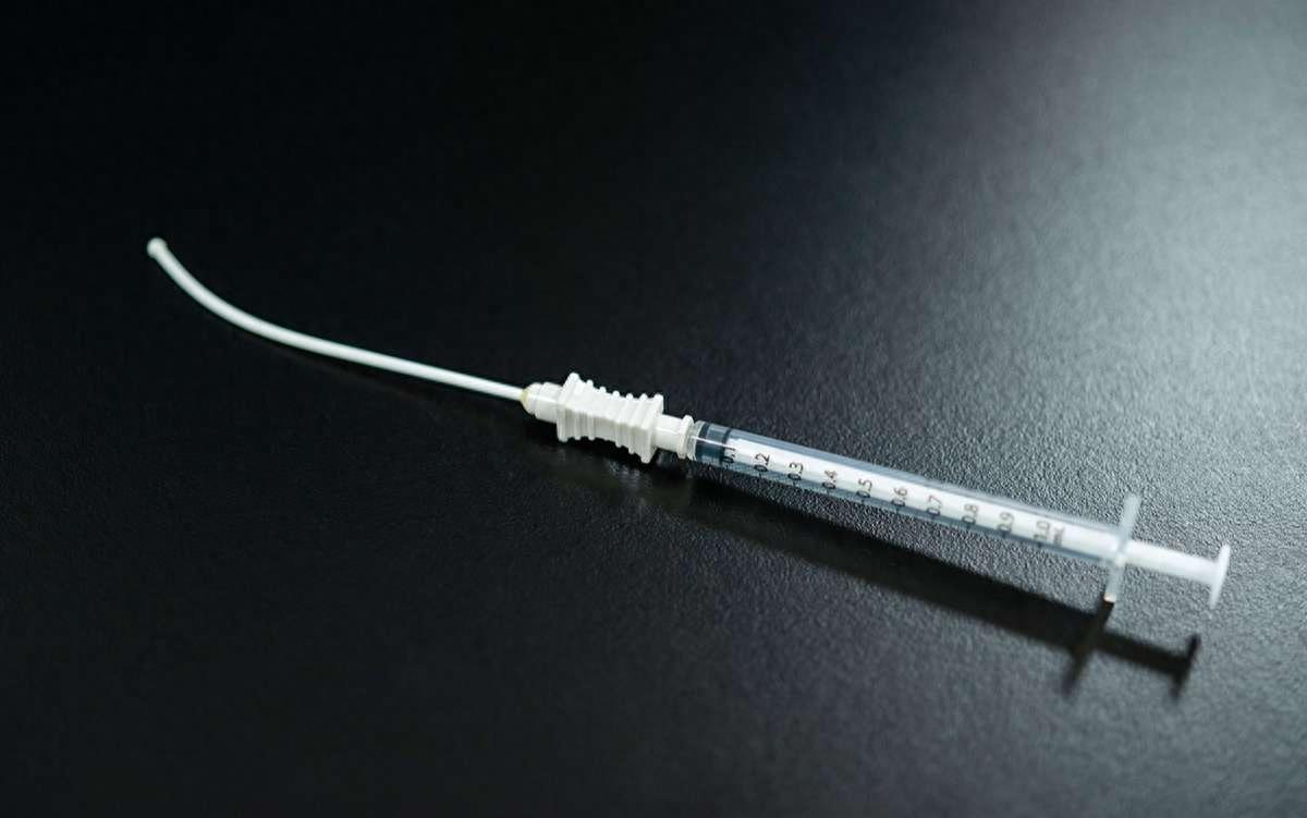 英国女性被拒绝做试管,英国女子网上购买针筒