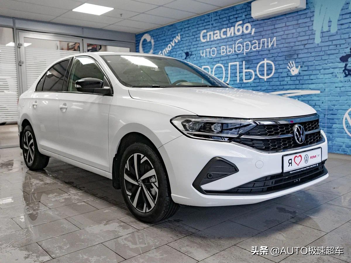 大众新款polo三厢版实车街拍,大众新款polo进店实拍