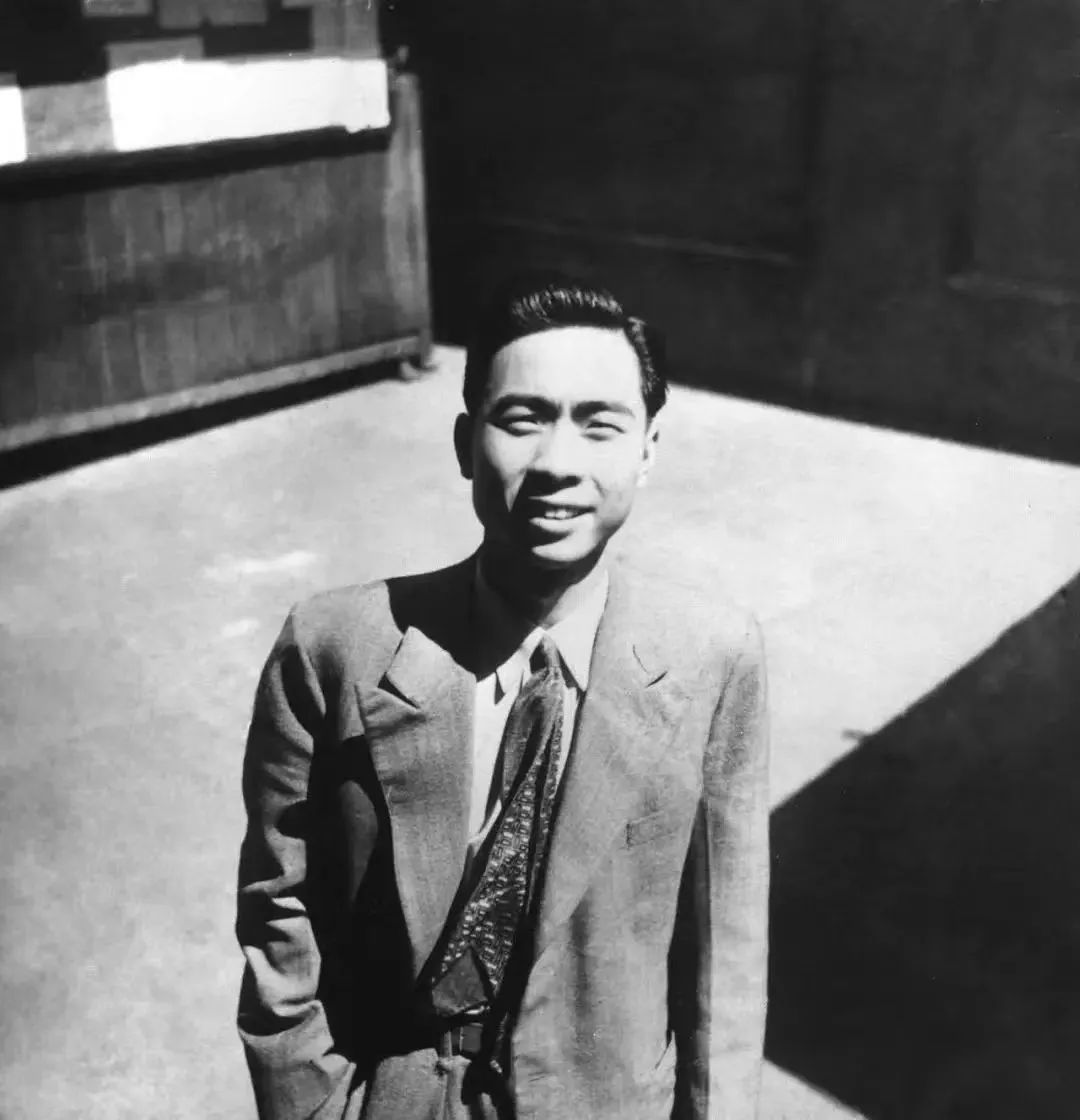 黄永玉老爷子视频,黄永玉老先生的视频