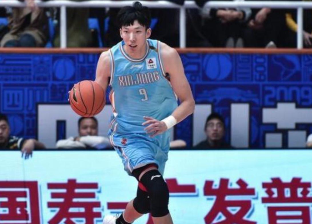 篮协官宣球员加盟信息,周琦最新消息新疆男篮
