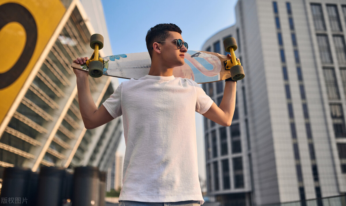男孩女孩的青春期分别从几岁开始,男孩几岁开始进入青春期早期表现